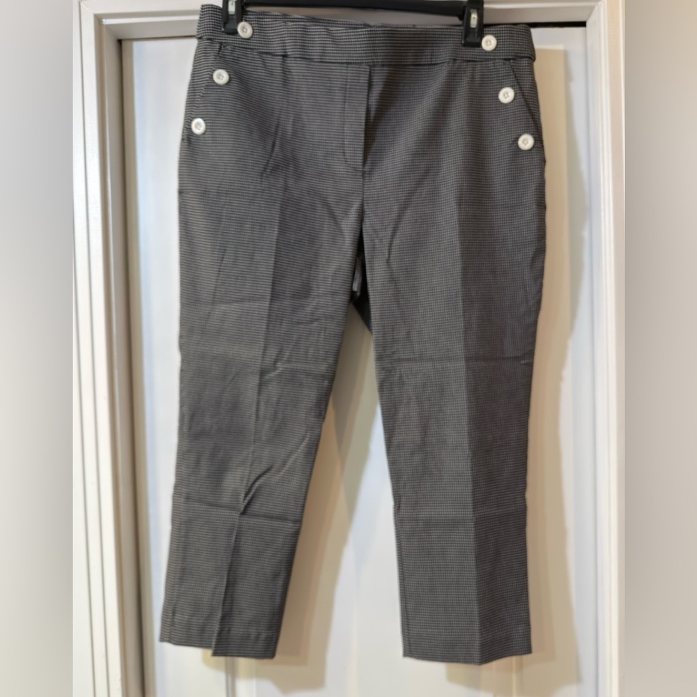 Jules & Leopold Checked Black Cropped Pants with Button Accents